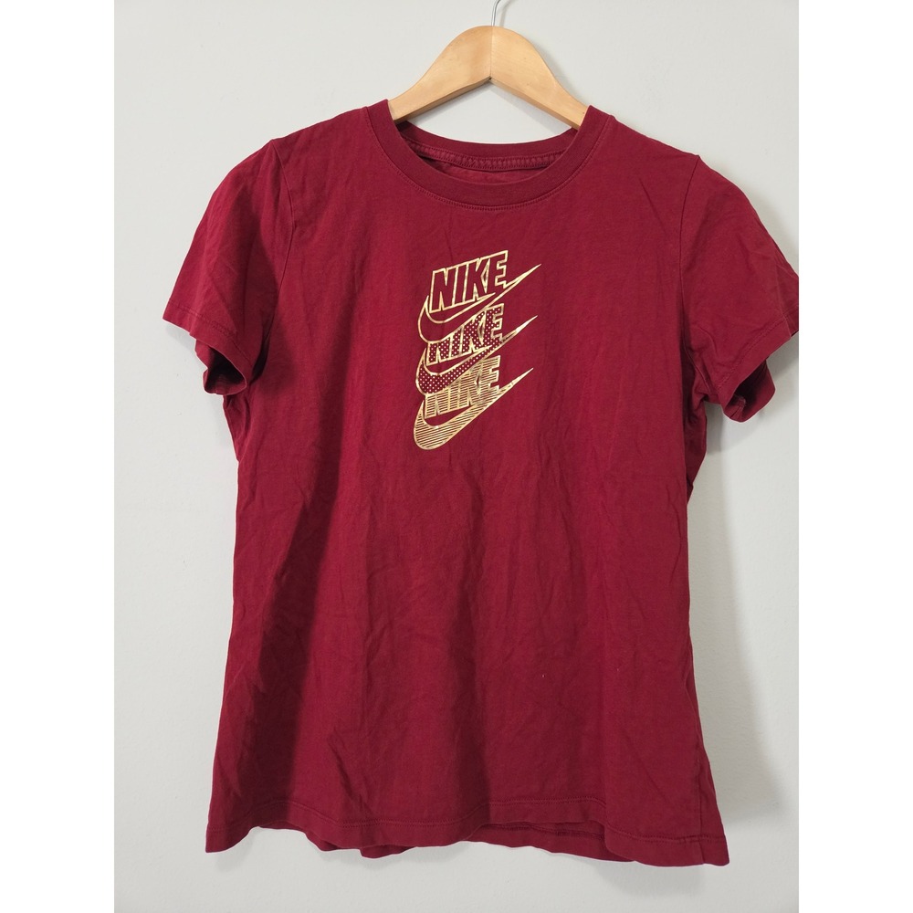 Nike Womens Burgundy Red Gold Stacked Swoosh Graphic T-Shirt Medium Cotton Tee